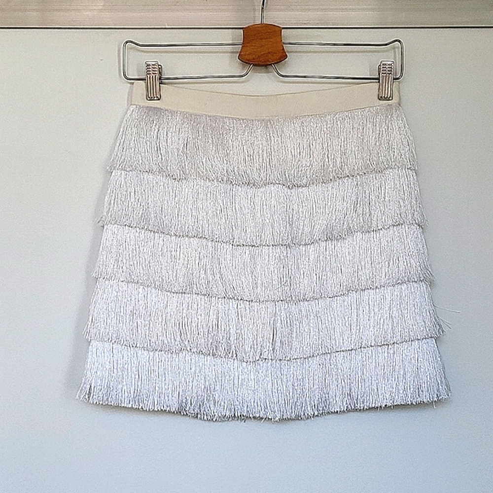 Gorgeous White Fringe Skirt - Sz 00
